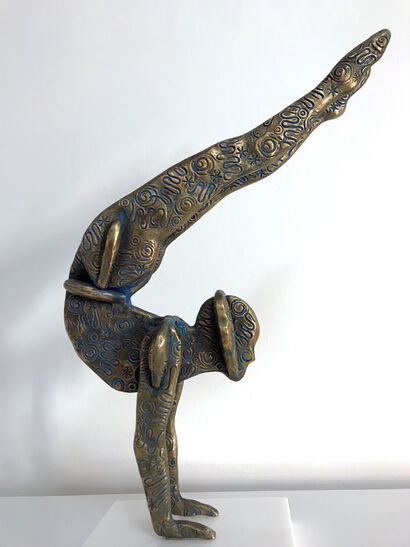 Balance in Blue - a Sculpture & Installation Artowrk by Helena Lillywhite
