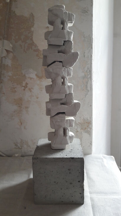 Vertical Core #1 Quality Bodies - a Sculpture & Installation Artowrk by LATINA ZOICH