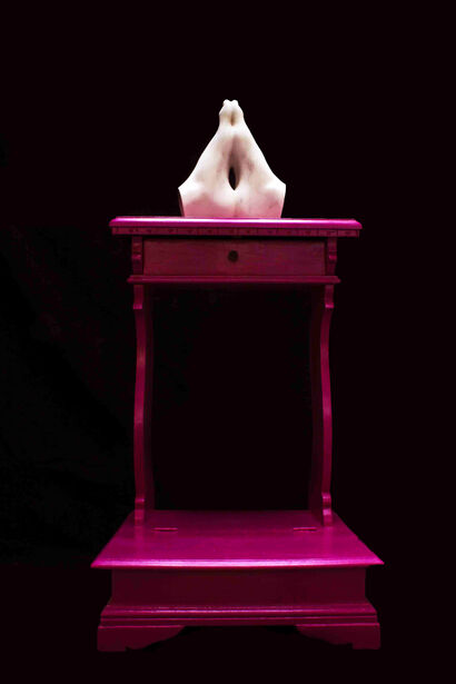 con i piedi - a Sculpture & Installation Artowrk by Marika Ricchi