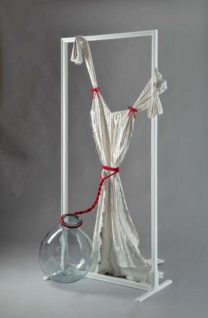 Damigiana Piangente - a Sculpture & Installation Artowrk by Patricia Glauser