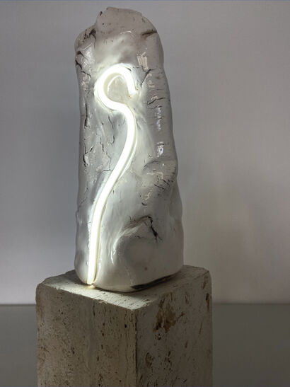 Monolith 5 - A Sculpture & Installation Artwork by Simone Guideri
