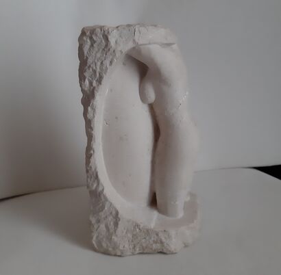 1+uovo 2+nudo 3+materia - A Sculpture & Installation Artwork by Lachi Lea 