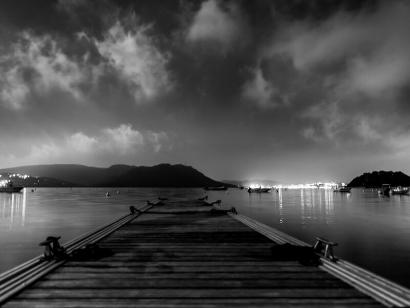 Une nuit sur le ponton de Cala Rossa - a Photographic Art by Bogossian Dicran
