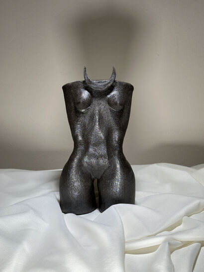 Selune - a Sculpture & Installation Artowrk by zakia knouzi