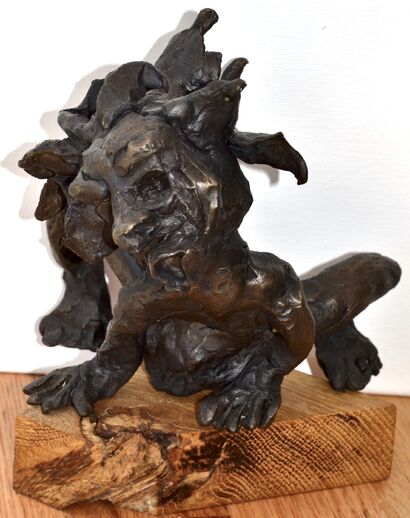 Wailing Lizard Crouching - A Sculpture & Installation Artwork by Frances Loriente