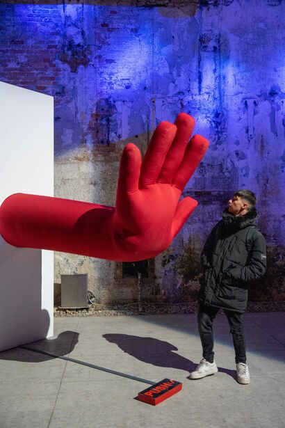 PUSH - a Sculpture & Installation Artowrk by Hugyecsek Balázs