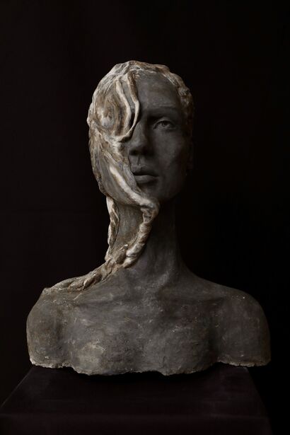 Antigone  - A Sculpture & Installation Artwork by Luciane Chermann
