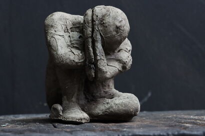 Tied - A Sculpture & Installation Artwork by Mateo Carreño Vesga