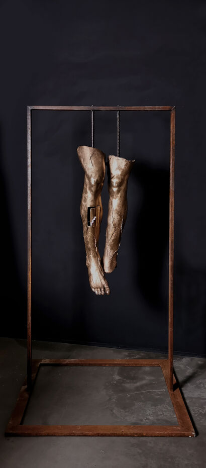 Hypnosis - a Sculpture & Installation Artowrk by valentina Lucarini Orejon