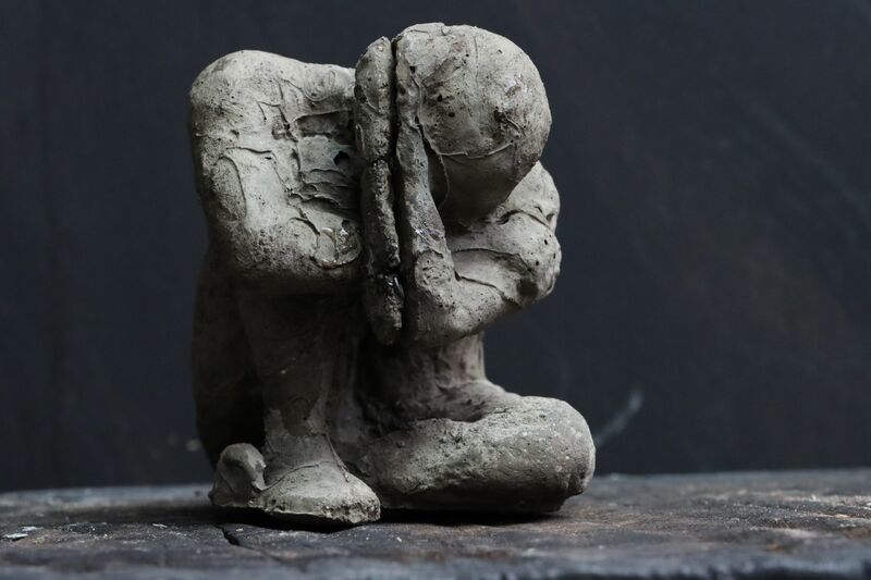 Tied - a Sculpture & Installation by Mateo Carreño Vesga