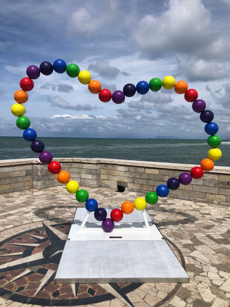 CHE PALLE LA GUERRA - a Sculpture & Installation by Marco Adamo