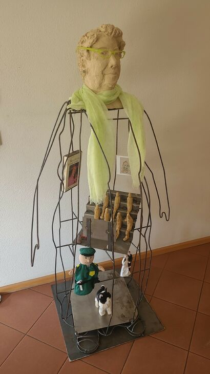 Porträt Gabi Weiss - a Sculpture & Installation Artowrk by Josef Ruppel