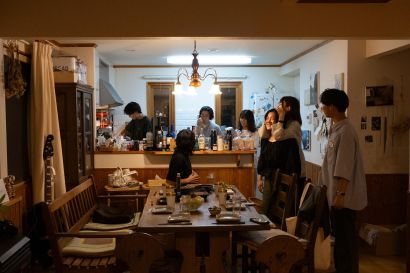 We live like that, like that. - a Photographic Art Artowrk by Hana Suzuki