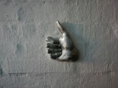 Polliceinopponibile (non-opposable thumb) - a Sculpture & Installation Artowrk by MDM i live in Art