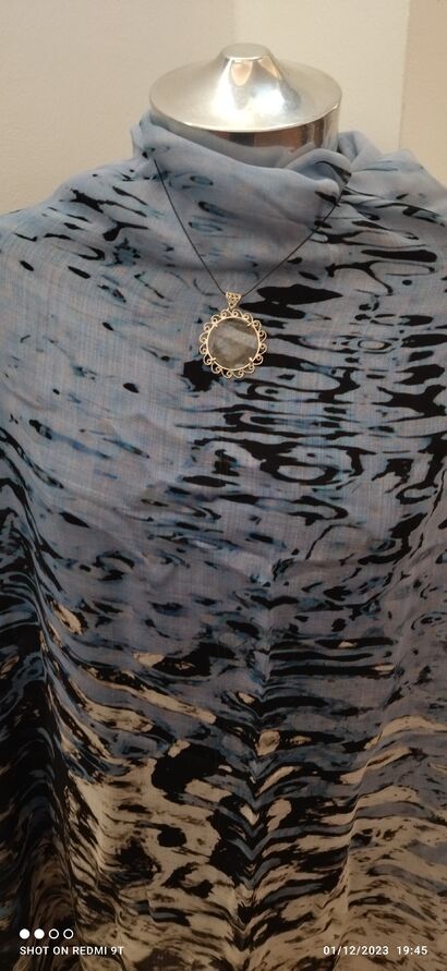 Scialle e gioiello il cuore del lago - A Art Design Artwork by Danilo Susi