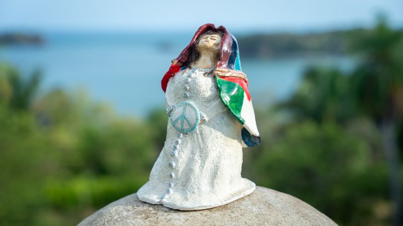 Madonna of peace  - a Sculpture & Installation by Vittoria van Keeken