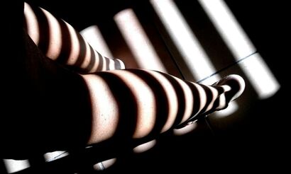 Divisi sempre tra luce e ombra - a Photographic Art Artowrk by Ilmiosguardodiventatoconcreto