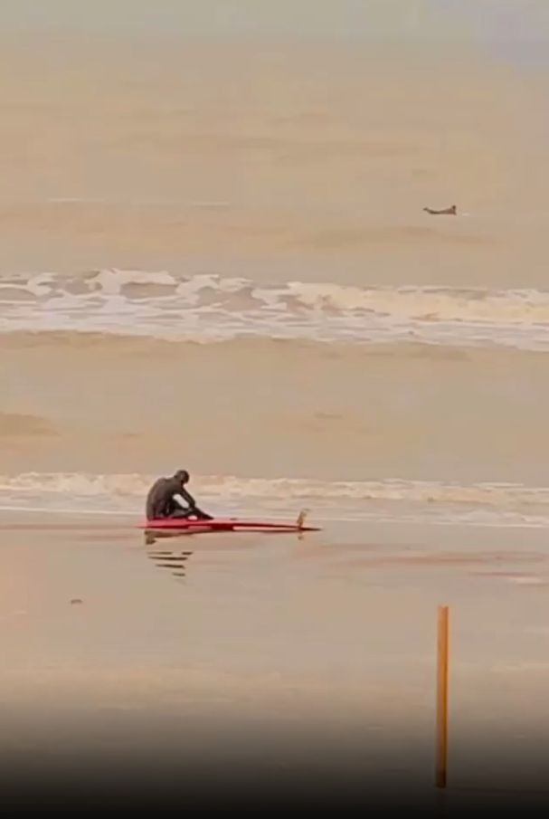 Surfisti Neri - a Video Art by Rudina Simicija
