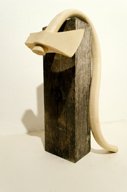 corpi defunzionali (ascia) - a Sculpture & Installation Artowrk by Iacopo Pinelli