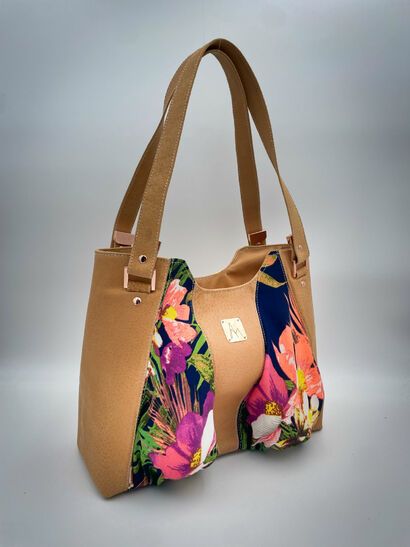 SUMMER BODY - N° CO-201 - a Art Design Artowrk by Textile Storyteller