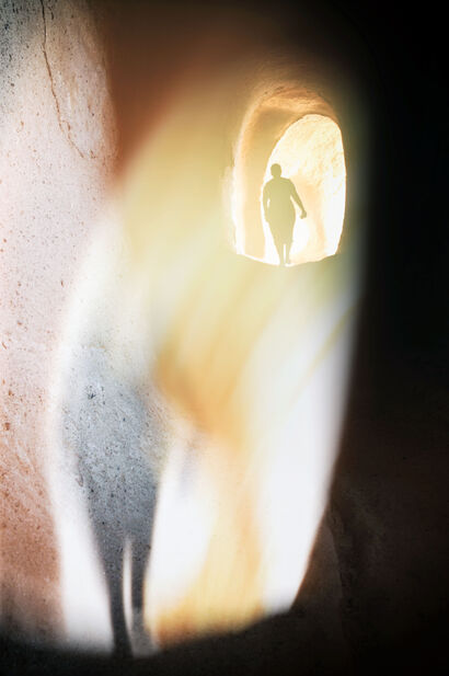 Tempo liquido, nel tunnel luminoso del coma - a Photographic Art Artowrk by InTamoArt