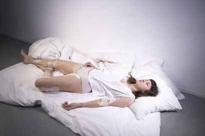 stuck in my stomach like a fart - a Performance Artowrk by Elissa Lacoste