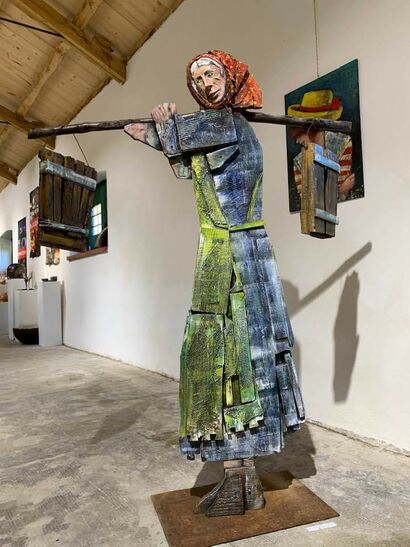 La portatrice di acqua - a Sculpture & Installation Artowrk by Imelda Bassanello