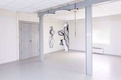 Through the Lantern gate - a Sculpture & Installation Artowrk by veronica cheann