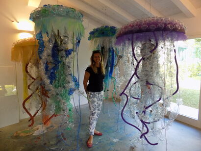The Alien Jellyfish - A Sculpture & Installation Artwork by Elisabetta Milan