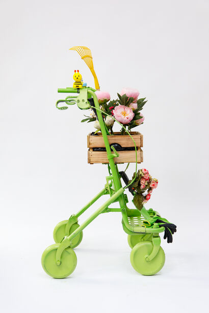 Gardener - a Art Design Artowrk by Mateus-Berr Ruth | Scharler Pia