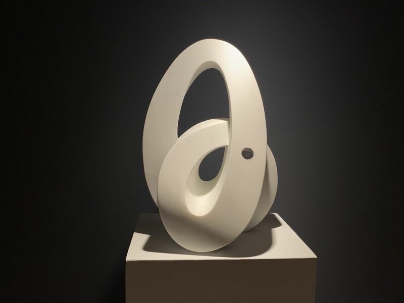 Neutrones y protones girando por amor - a Sculpture & Installation by Joan de Tanet