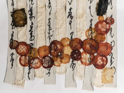 Sutured Continuum - Knitting & Kombucha Biomaterials - a Sculpture & Installation Artowrk by Jingyi Yang