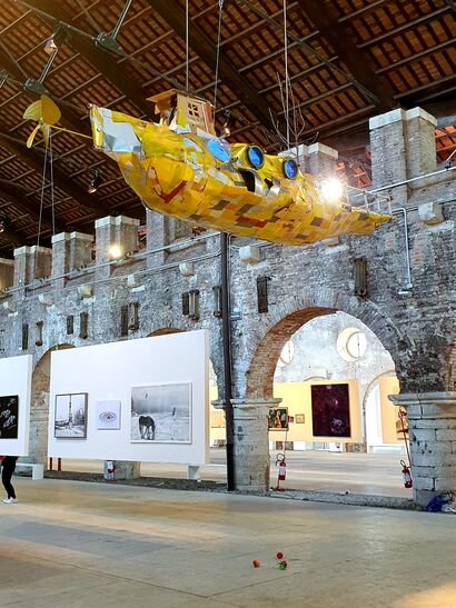 apple tree submarine-holiday - a Sculpture & Installation Artowrk by Oh Seok Kwon