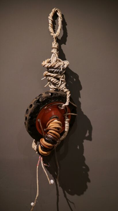 Manyowani fondoka - A Sculpture & Installation Artwork by Guzha