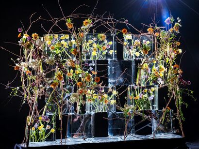 Frozen wall of flowers - a Sculpture & Installation Artowrk by Natalia Zizko