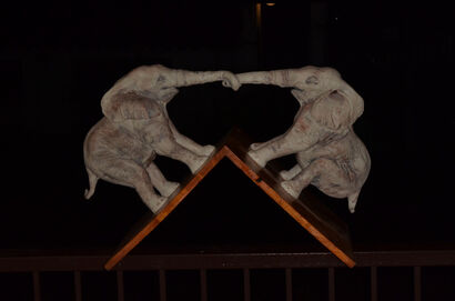 Formare l\'amicizia - a Sculpture & Installation Artowrk by riccardo adreani