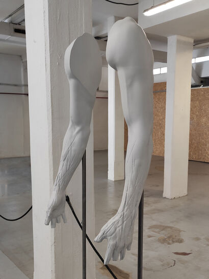 Lavoro tutto il giorno (Work all day long) - A Sculpture & Installation Artwork by Jacopo Truffa