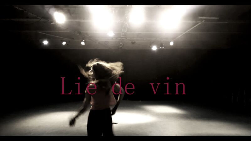 Lie de vin - a Performance by Elea Robin