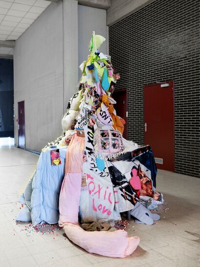 Toxic Waste - a Sculpture & Installation Artowrk by Nina Non Grata