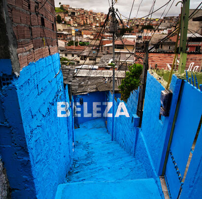 LUZ NAS VIELAS - A Urban Art Artwork by Boa Mistura