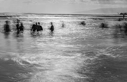 Bathers at Waikiki Beach - a Photographic Art Artowrk by H-Ray Heine