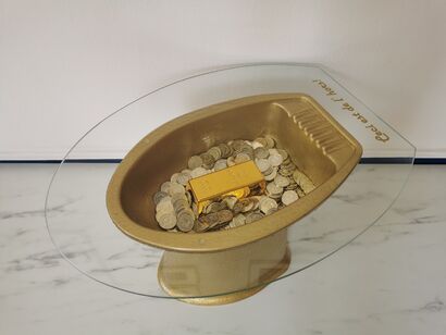 Ceci est de l\'Hors - a Sculpture & Installation Artowrk by la principessa sul bidet