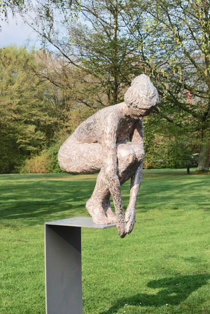 The jumper - a Sculpture & Installation Artowrk by Dagmar Dörken Vogt