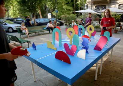 Pong Priviledge - a Sculpture & Installation Artwork by Fè