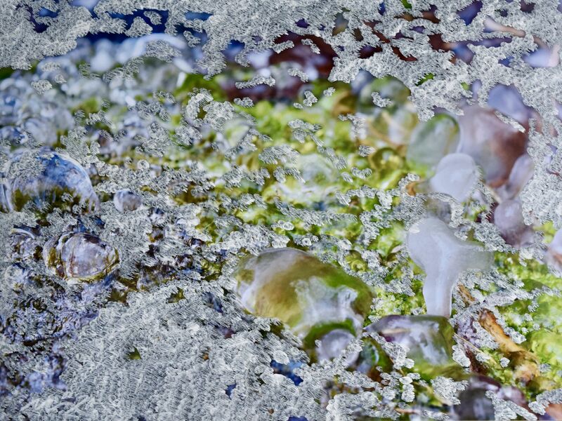 Ice bubbles - a Paint by Miriam Siragusa