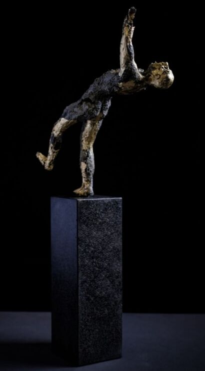 A living martyr - a Sculpture & Installation Artowrk by Toufic Melhem