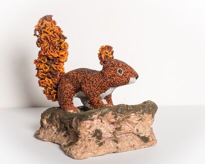 Red Squirrel on the lookout - A Sculpture & Installation Artwork by Laurence Meunier