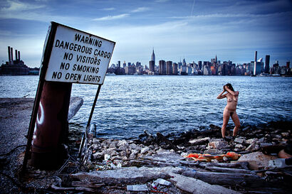 Naked Girl in New York - a Photographic Art Artowrk by Vincent Peal