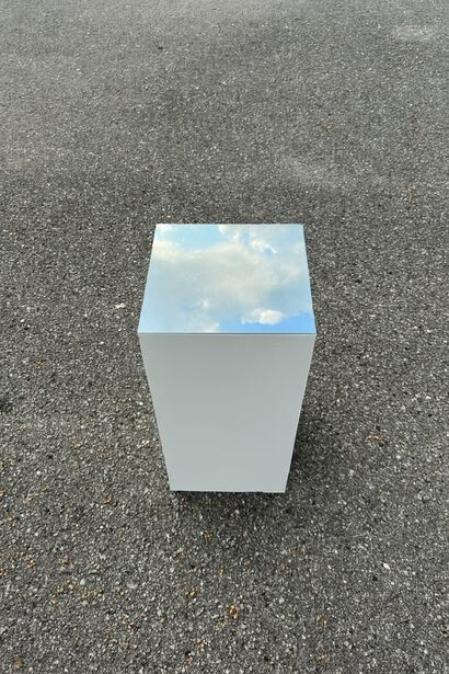 An intimate access point to the sky  - a Sculpture & Installation Artowrk by Amen