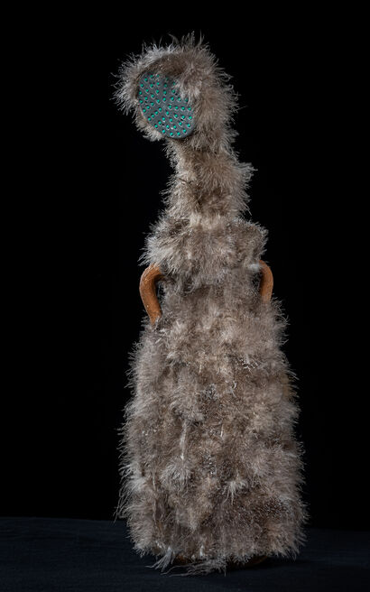 Jug With Feathers - a Sculpture & Installation Artowrk by Aylin  Bönneken 